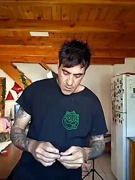 Snapshot of Elnonoykeila77 chatting on December 22, 2024, 1:55 pm Elnonoykeila77 online show from December 22, 2024, 1:55 pm