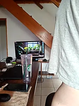 Snapshot of Elnonoykeila77 chatting on March 12, 2025, 11:22 pm Elnonoykeila77 online show from March 12, 2025, 11:22 pm