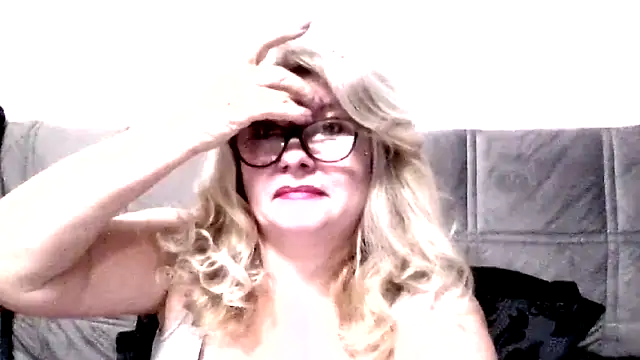 Diana 49 online show from February 25, 2026, 2:43 am