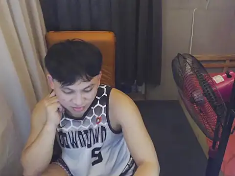 Snapshot of princeJayX chatting on May 21, 2026, 2:40 am princeJayX online show from May 21, 2026, 2:40 am