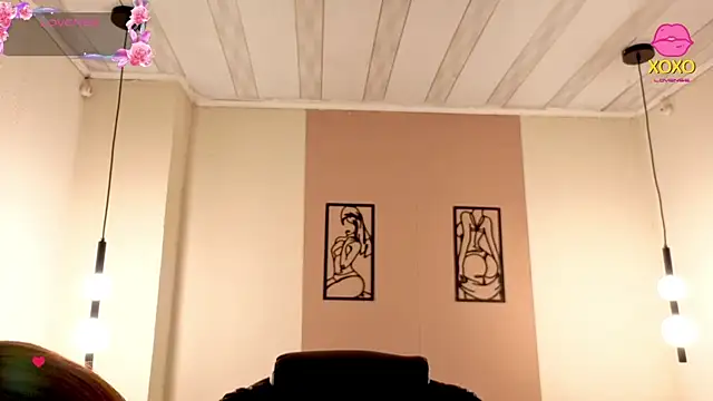 AnisiaFarina online show from January 13, 2026, 12:10 pm