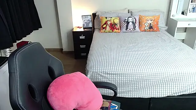 Snapshot of kittykat18x chatting on March 21, 2025, 11:34 pm kittykat18x online show from March 21, 2025, 11:34 pm