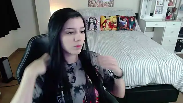 Snapshot of kittykat18x chatting on September 12, 2025, 4:34 am kittykat18x online show from September 12, 2025, 4:34 am