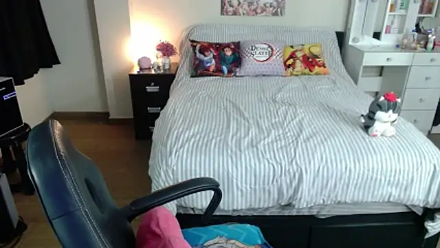 Snapshot of kittykat18x chatting on February 18, 2026, 1:12 am kittykat18x online show from February 18, 2026, 1:12 am