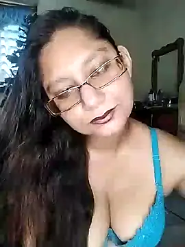 Snapshot of Sivanija_21 chatting on December 16, 2024, 4:27 pm Sivanija 21 online show from December 16, 2024, 4:27 pm