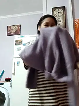 Zulfiya Bruce online show from October 20, 2025, 4:29 pm