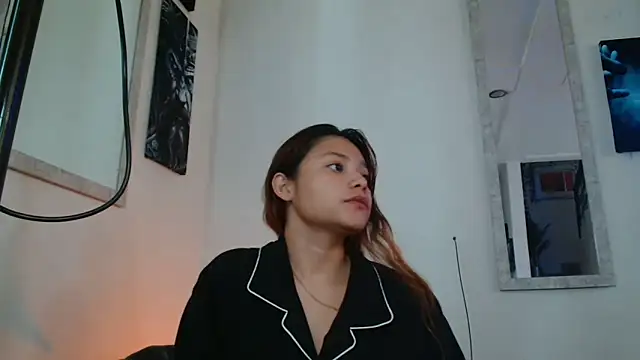 3littleschoolteens online show from September 10, 2025, 4:51 pm