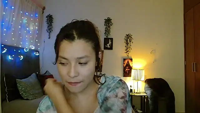 3littleschoolteens online show from September 15, 2025, 7:19 am