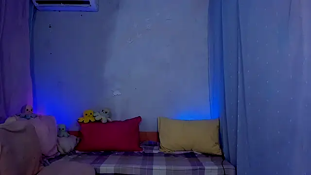 LickLizzy online show from February 10, 2025, 6:53 am