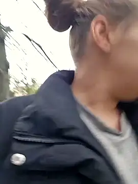 Keli Jessi online show from November 28, 2025, 1:25 pm