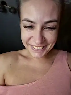 Keli Jessi online show from December 1, 2025, 7:08 pm