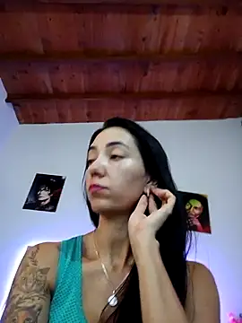 LunaZambrano online show from February 28, 2025, 3:48 pm