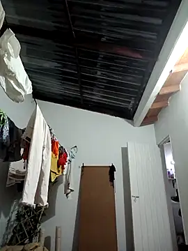 LunaZambrano online show from September 30, 2025, 5:12 am