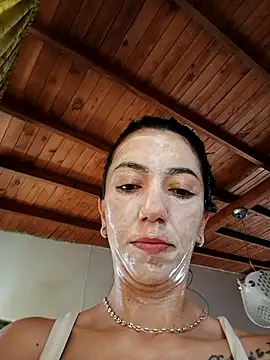 LunaZambrano online show from October 11, 2025, 2:59 pm