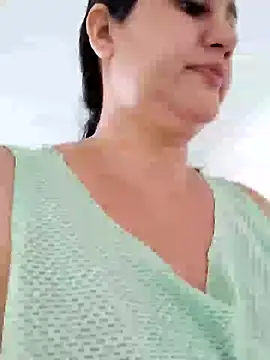 Snapshot of keilymadam chatting on December 5, 2024, 2:44 pm keilymadam online show from December 5, 2024, 2:44 pm