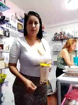 Snapshot of keilymadam chatting on December 6, 2024, 6:17 pm keilymadam online show from December 6, 2024, 6:17 pm