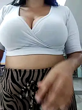 Snapshot of keilymadam chatting on December 9, 2024, 7:29 pm keilymadam online show from December 9, 2024, 7:29 pm