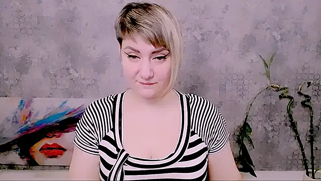 Snapshot of Djullia chatting on February 20, 2026, 7:21 am Djullia online show from February 20, 2026, 7:21 am