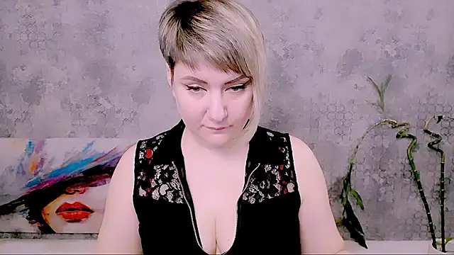 Snapshot of Djullia chatting on February 23, 2026, 7:28 am Djullia online show from February 23, 2026, 7:28 am