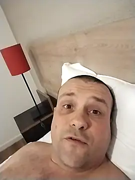 manubm03 online show from November 24, 2025, 8:08 pm