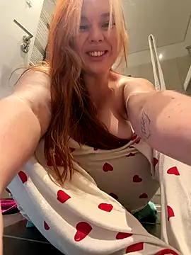 AnjaAmelia online show from December 18, 2025, 11:49 am