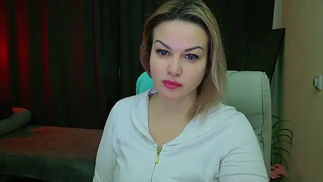 Snapshot of MishaMILF chatting on March 17, 2025, 5:01 am MishaMILF online show from March 17, 2025, 5:01 am