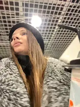 KrisMagnoly online show from February 4, 2026, 5:19 pm