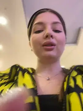 KrisMagnoly online show from March 4, 2026, 6:14 pm