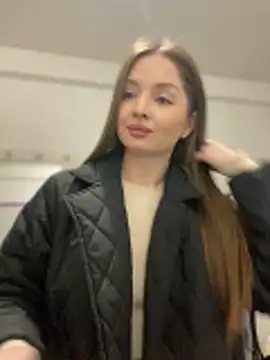 KrisMagnoly online show from April 16, 2026, 9:39 pm