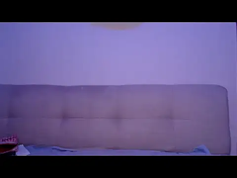 Snapshot of YummymeowW chatting on April 1, 2026, 4:04 pm YummymeowW online show from April 1, 2026, 4:04 pm