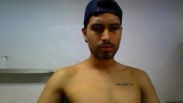 Snapshot of robinson183 chatting on July 2, 2026, 12:10 am robinson183 online show from July 2, 2026, 12:10 am