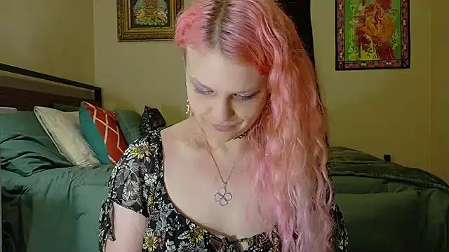 Emihaze online show from July 24, 2026, 7:56 pm