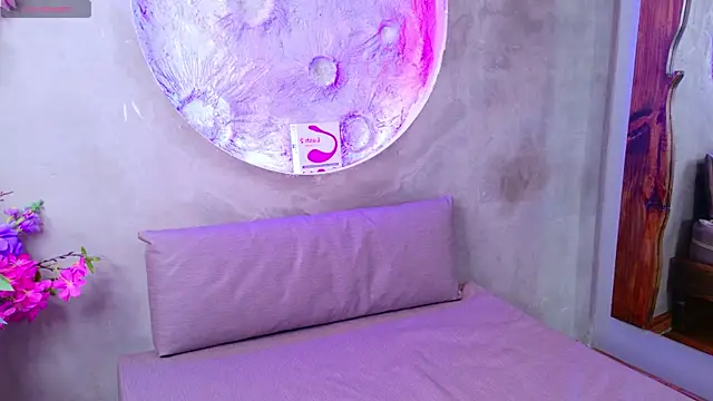 dojacandice online show from April 6, 2026, 10:44 pm