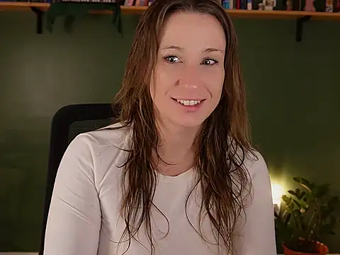 Snapshot of callmedemme chatting on June 2, 2026, 5:59 pm callmedemme online show from June 2, 2026, 5:59 pm
