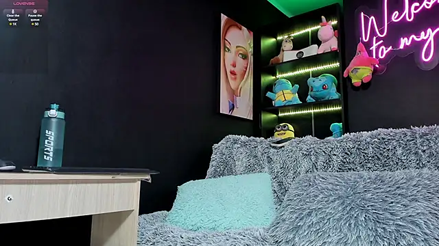 Katiehill 1 online show from March 18, 2025, 3:10 pm