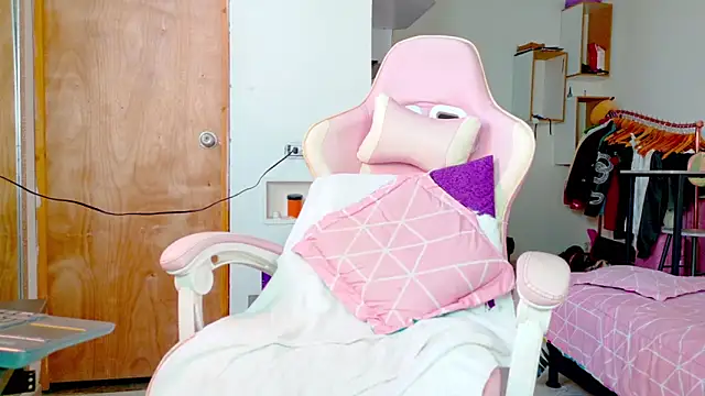 the queen aleja online show from March 29, 2026, 2:06 pm