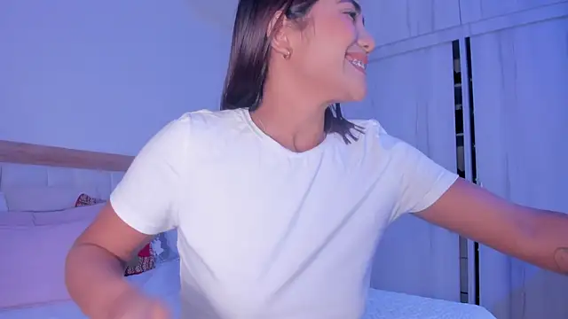 Snapshot of mia_hank chatting on January 12, 2025, 11:50 am mia hank online show from January 12, 2025, 11:50 am