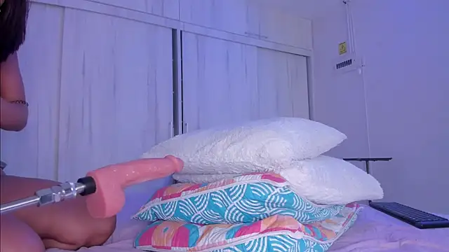 Snapshot of mia_hank chatting on January 20, 2025, 2:36 pm mia hank online show from January 20, 2025, 2:36 pm