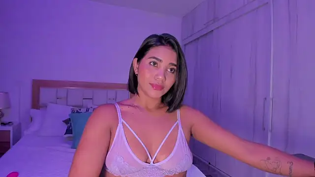 Snapshot of mia_hank chatting on February 15, 2025, 11:39 am mia hank online show from February 15, 2025, 11:39 am