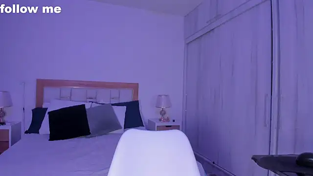 Snapshot of mia_hank chatting on February 24, 2025, 11:43 am mia hank online show from February 24, 2025, 11:43 am