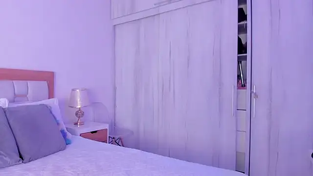 Snapshot of mia_hank chatting on October 30, 2025, 11:44 am mia hank online show from October 30, 2025, 11:44 am