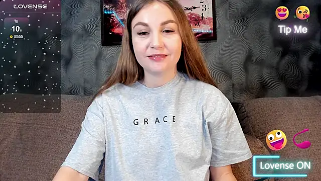 Snapshot of CassieMils chatting on September 12, 2025, 9:53 am CassieMils online show from September 12, 2025, 9:53 am