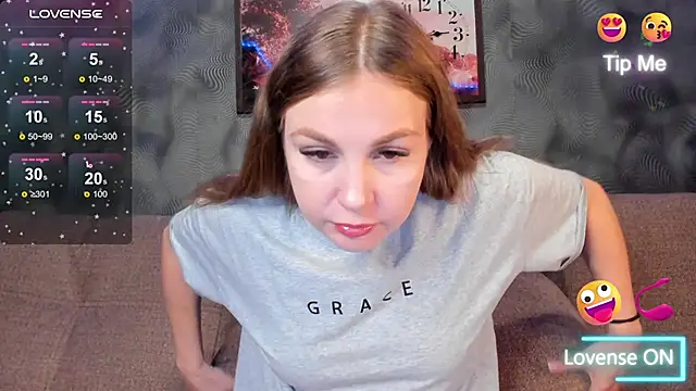 Snapshot of CassieMils chatting on November 4, 2025, 10:47 am CassieMils online show from November 4, 2025, 10:47 am