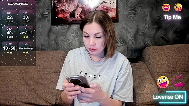CassieMils online show from May 6, 2026, 9:25 am