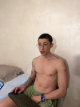 Snapshot of sebas_1122 chatting on May 26, 2026, 7:32 pm sebas 1122 online show from May 26, 2026, 7:32 pm