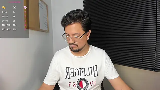 Snapshot of DaviidEvans_ chatting on December 11, 2024, 1:26 am DaviidEvans online show from December 11, 2024, 1:26 am