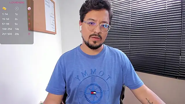 Snapshot of DaviidEvans_ chatting on December 11, 2024, 7:25 pm DaviidEvans online show from December 11, 2024, 7:25 pm