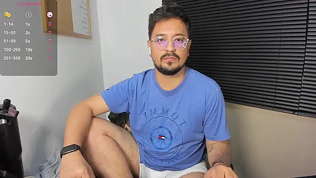 Snapshot of DaviidEvans_ chatting on December 19, 2024, 5:51 am DaviidEvans online show from December 19, 2024, 5:51 am