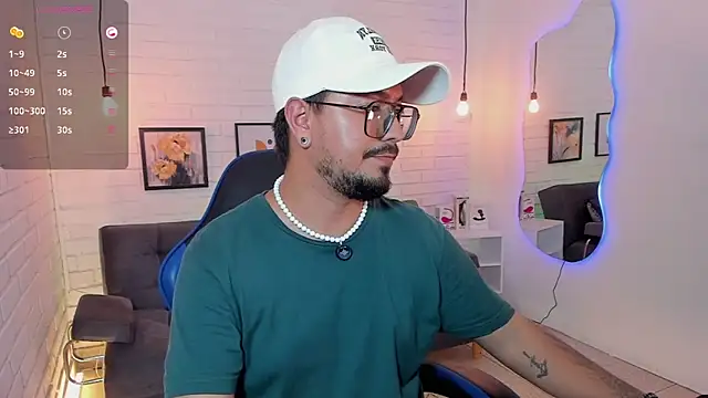 Snapshot of DaviidEvans_ chatting on September 14, 2025, 2:11 am DaviidEvans online show from September 14, 2025, 2:11 am