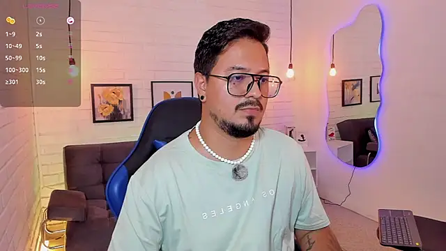 Snapshot of DaviidEvans_ chatting on September 16, 2025, 3:13 pm DaviidEvans online show from September 16, 2025, 3:13 pm